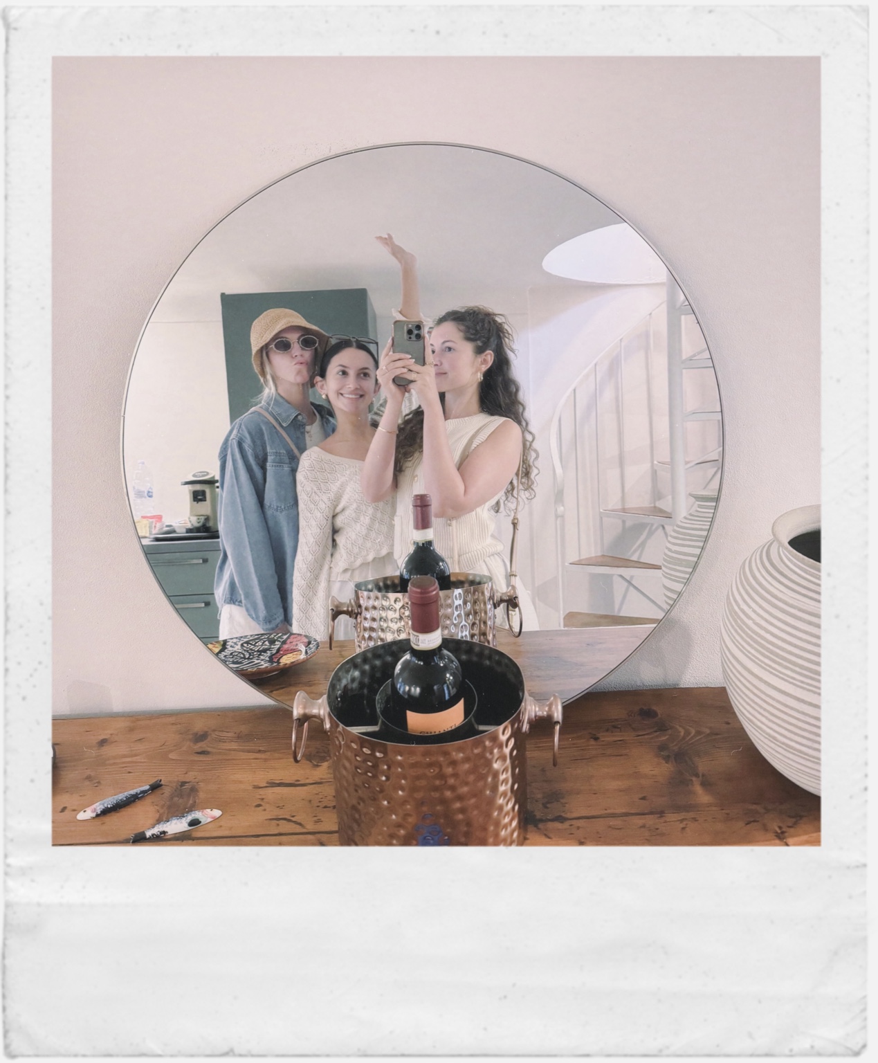 Friends in a mirror selfie